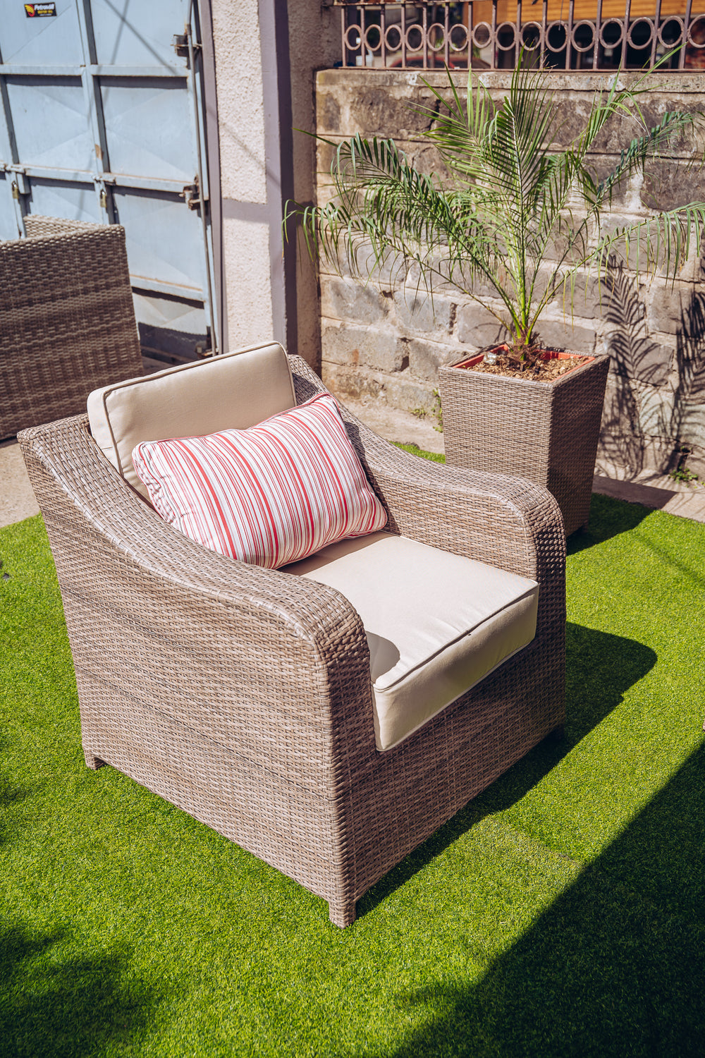 Carnation 1-Seater