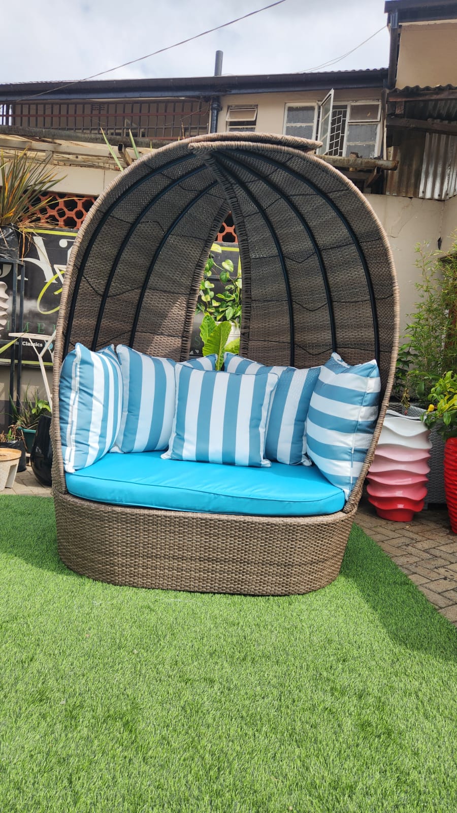 Buttercup Daybed