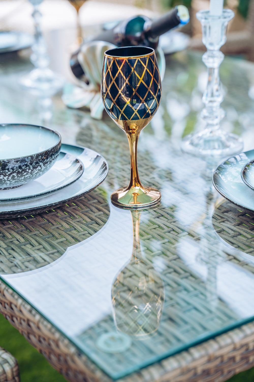 Mini Hibiscus Dining Table